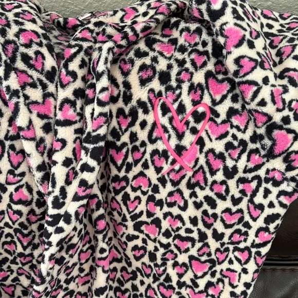 Victoria's Secret Pink and Black Leopard Print Robe - Picture 3 of 4